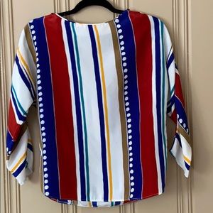 Multi-colored 3/4 sleeve top!
